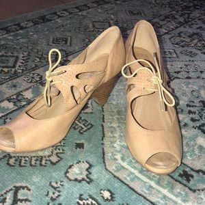 Retro Style Nude Nine West Heels